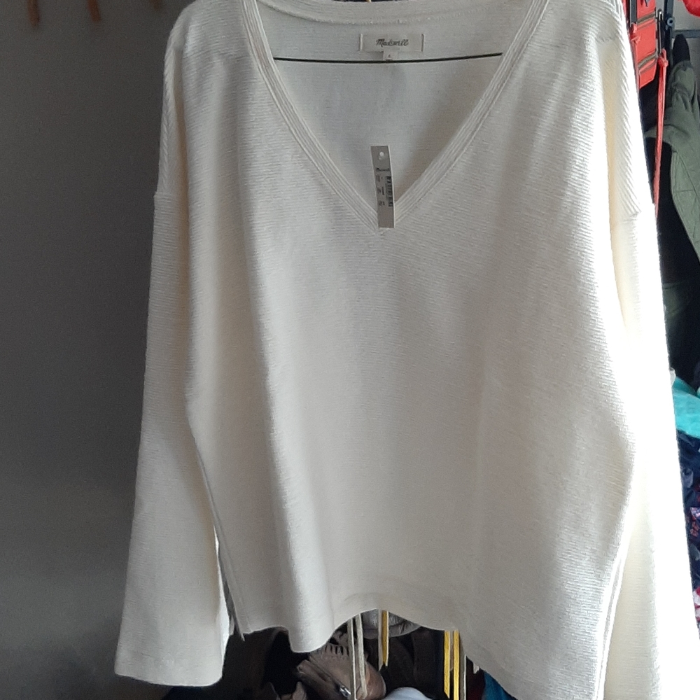 Madewell v neck textured bell sleeve top